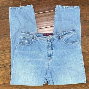 Women's Size 14 Average Gloria Vanderbilt Lightwash Jeans
